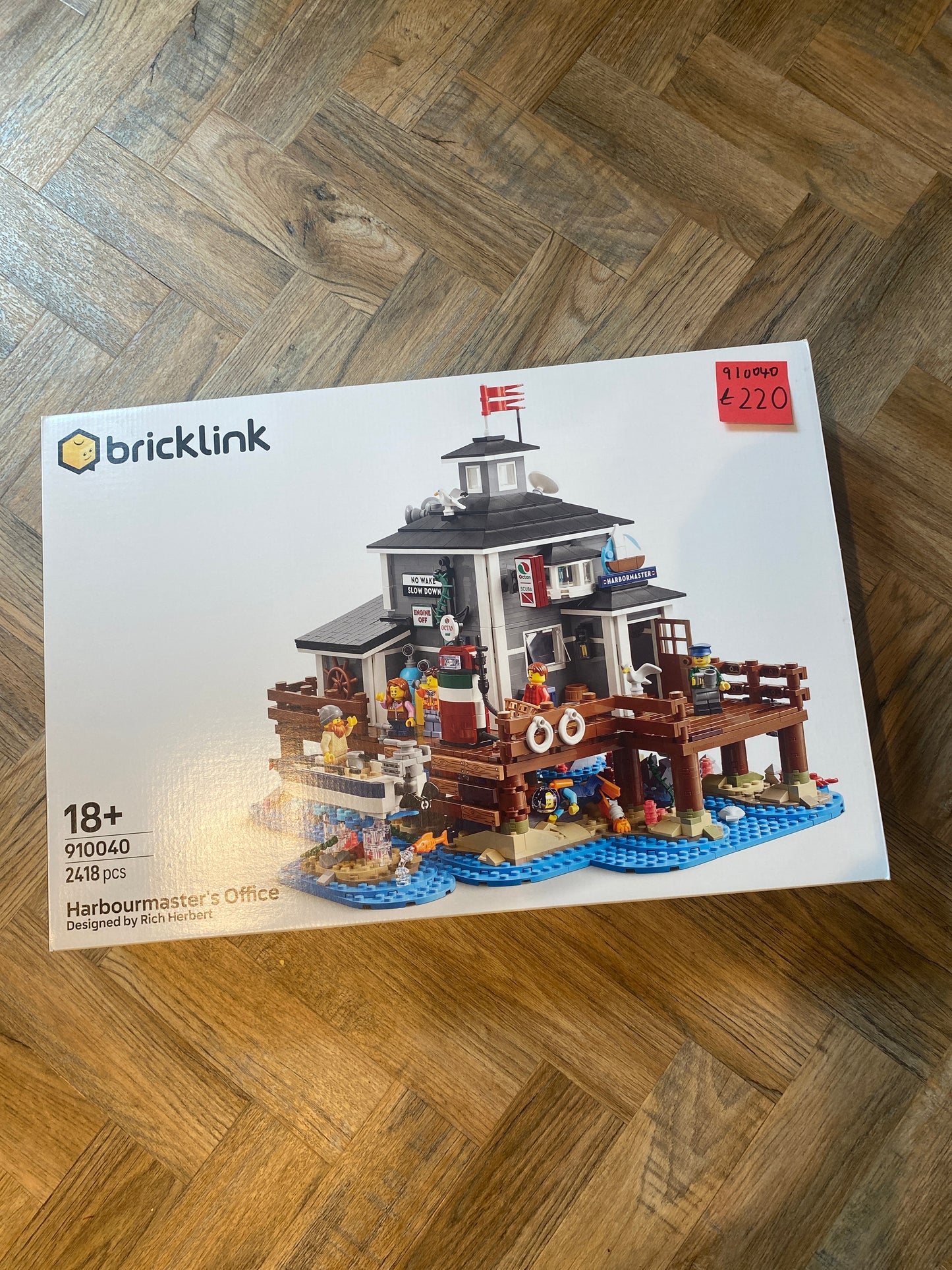 Lego 910040 Bricklink. Harbour Master (RETIRED)